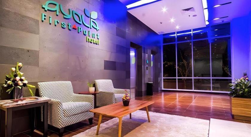 Ayola First Point Hotel Pekanbaru Exterior photo